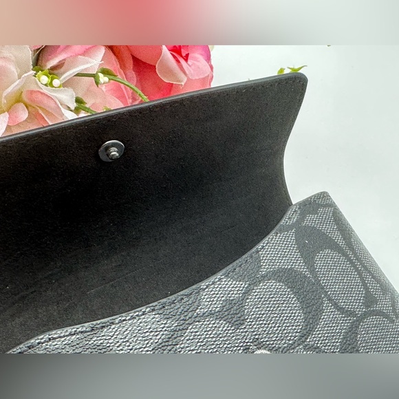 Coach Men’s Sunglass Case In Signature Case - Picture 10 of 13